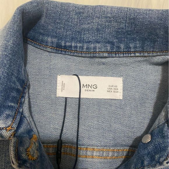 Pocketed denim jacket - Picture 8 of 10